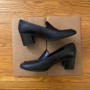 Franco Sarto Navy Blue Low Chunky Heels, Size 7.5